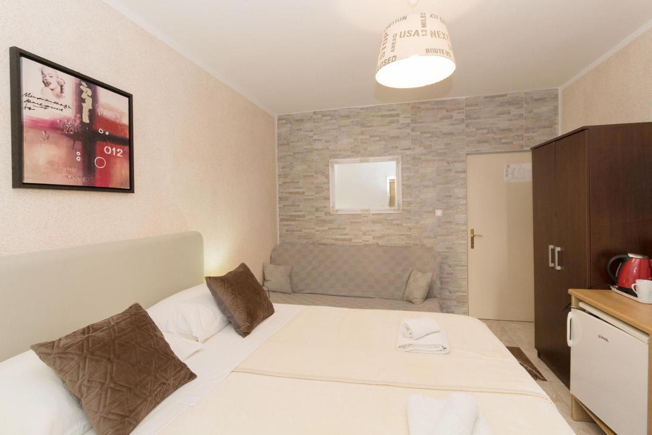 Rooms And Apartments Palma B&B メドゥリン エクステリア 写真