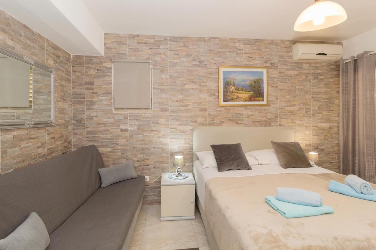 Rooms And Apartments Palma B&B メドゥリン エクステリア 写真