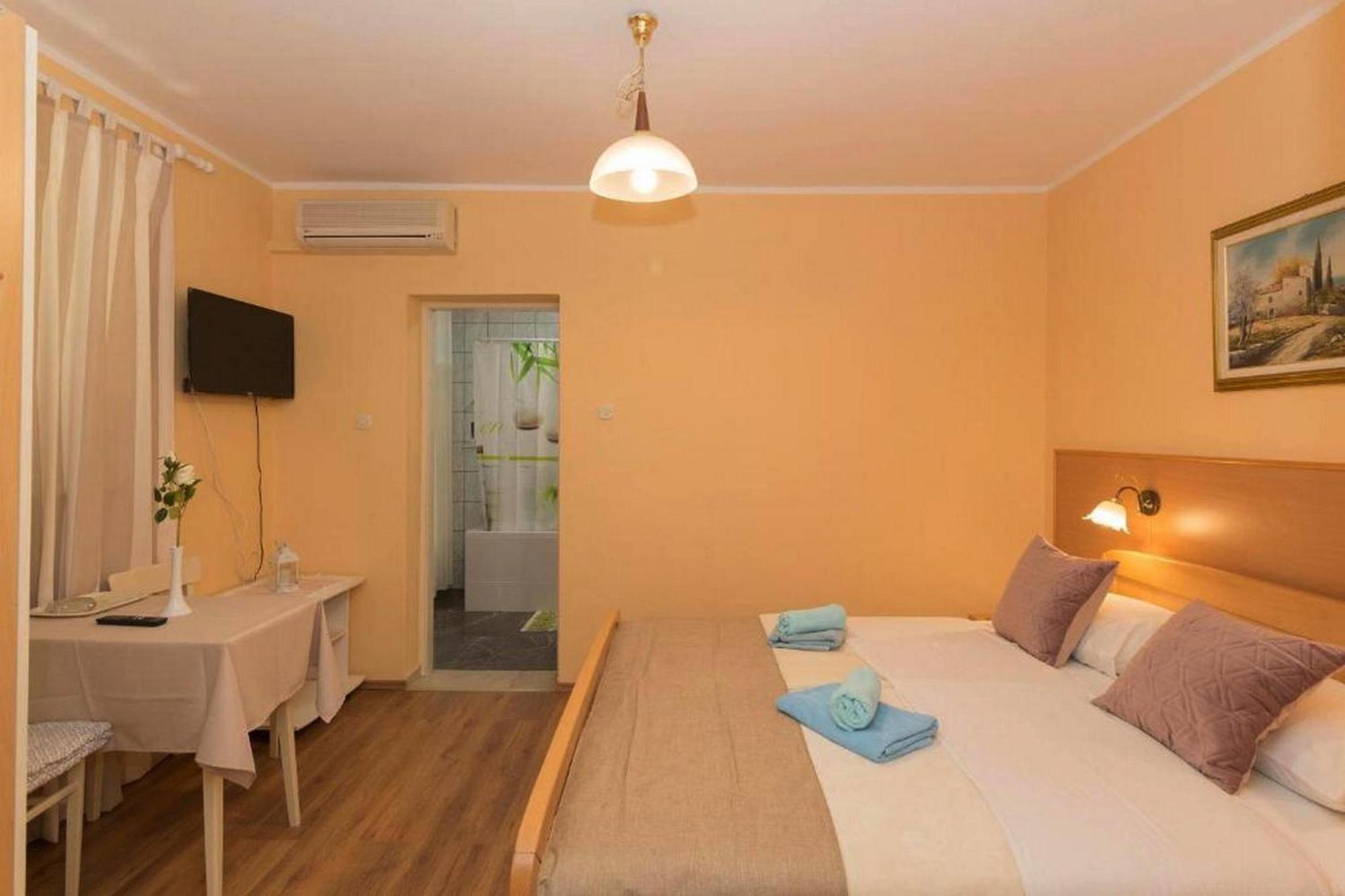 Rooms And Apartments Palma B&B メドゥリン エクステリア 写真